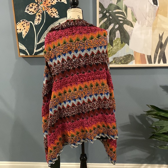 Vibrant Knit Crochet Sweater Vest - Picture 7 of 7